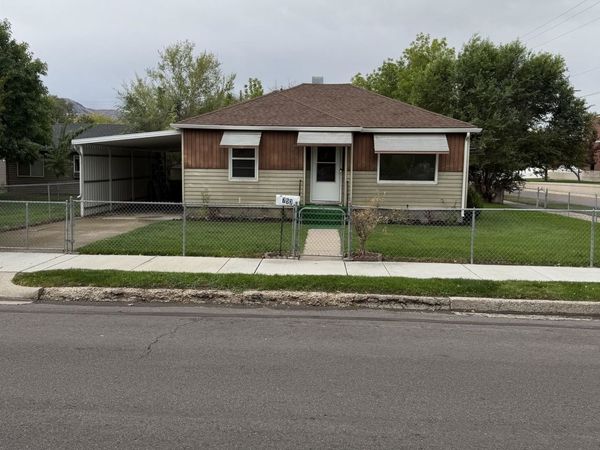 753 N 8th Ave, Pocatello, ID 83201