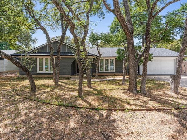 1002 Penny LN, Round Rock, TX 78681
