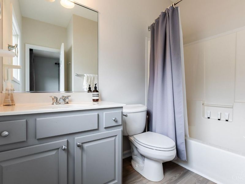 3450 Golden Avenue, Unit 13, Cincinnati, OH 45226 Photo 28