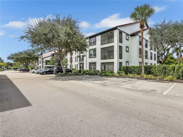 7985 Preserve CIR , Unit 1132, NAPLES, FL 34119
