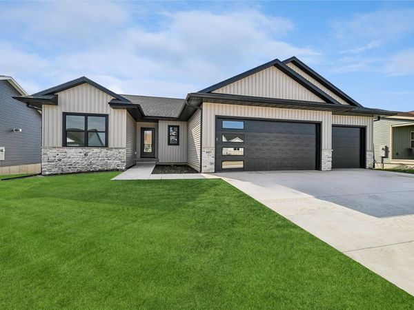 1423 Echo Ridge Lane , Marion, IA 52302