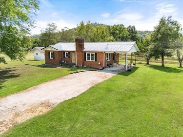 295 Becks Creek Rd Road, Williamsburg, KY 40769