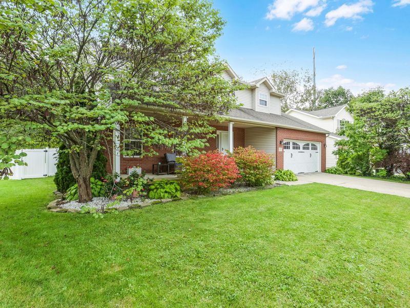 157 Shaleridge Drive , Pataskala, OH 43062 Photo 2