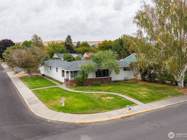 165 D Street SW, Ephrata, WA 98823