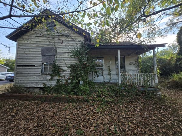 704 N Water St , Columbia, TN 38401