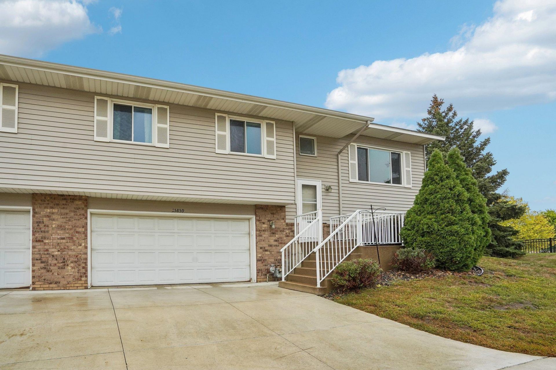 15859 Gooseberry Way, Apple Valley, MN 55124 Main Photo