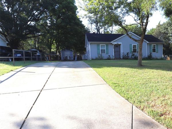 9821 Garth Wood Road , Charlotte, NC 28273
