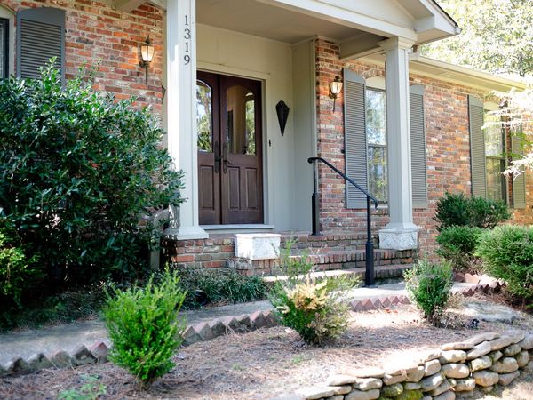 1319 Pinecrest Dr., Tupelo, MS 38804