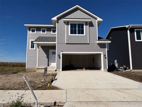 1811 Gordon Court, Norwalk, IA 50211