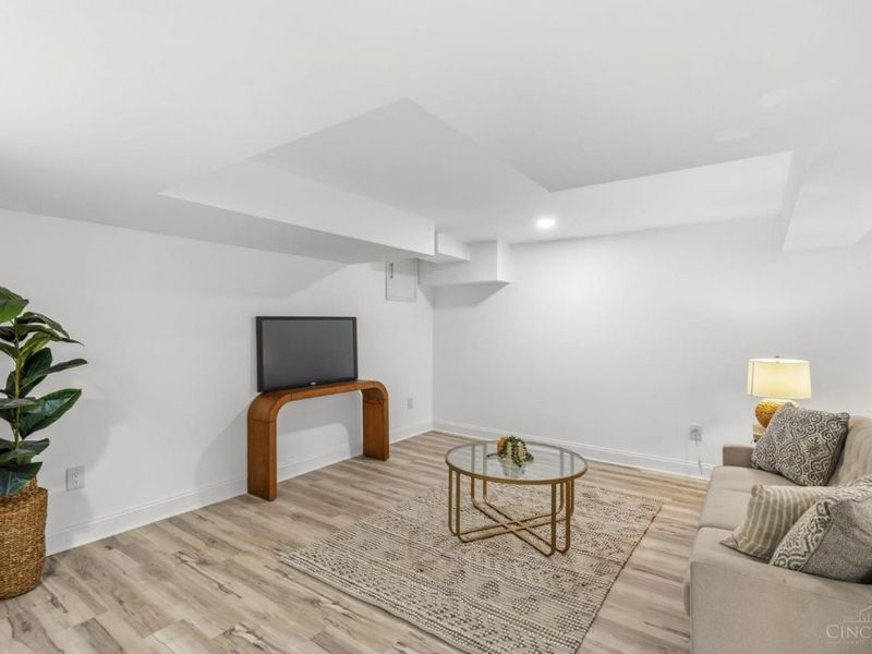 3834 Petoskey Avenue, Mariemont, OH 45227 Photo 38