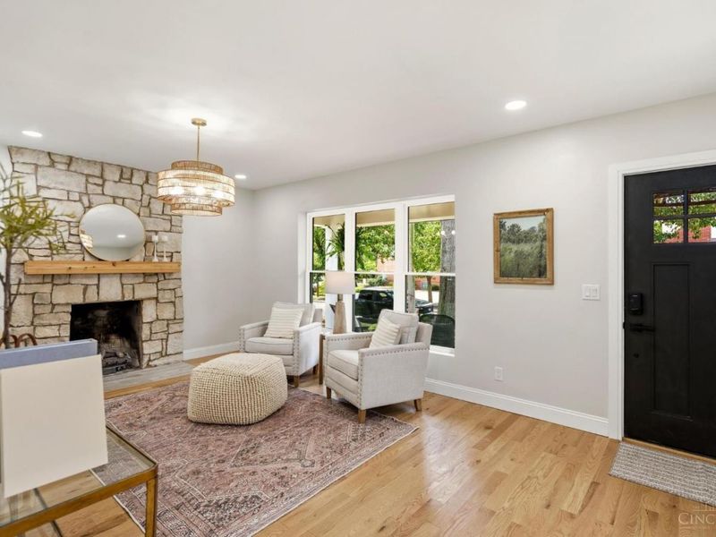 3834 Petoskey Avenue, Mariemont, OH 45227 Photo 4