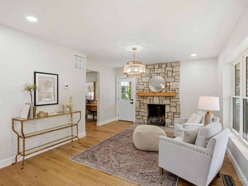 3834 Petoskey Avenue, Mariemont, OH 45227 Photo 5