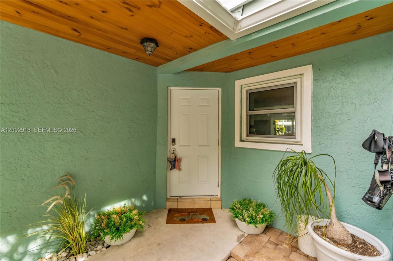 663 Ponce De Leon Dr , Unit 2, Fort Lauderdale, FL 33316 Photo