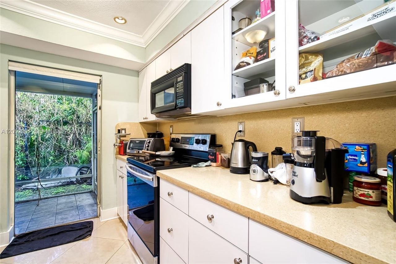 1457 Atlantic Shores Blvd, Unit 2, Hallandale Beach, FL 33009 Photo