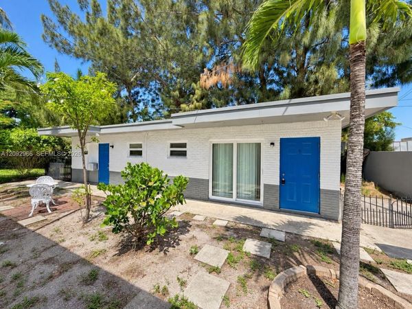 119 NW 43rd Ct, Unit 5, Oakland Park, FL 33309