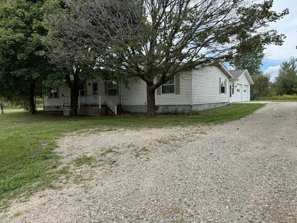 8738 Edgar Road, Lakeview, MI 48850