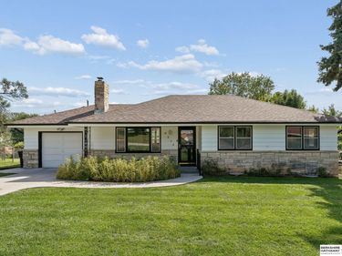 5313 Grand Avenue, Omaha, NE 68104