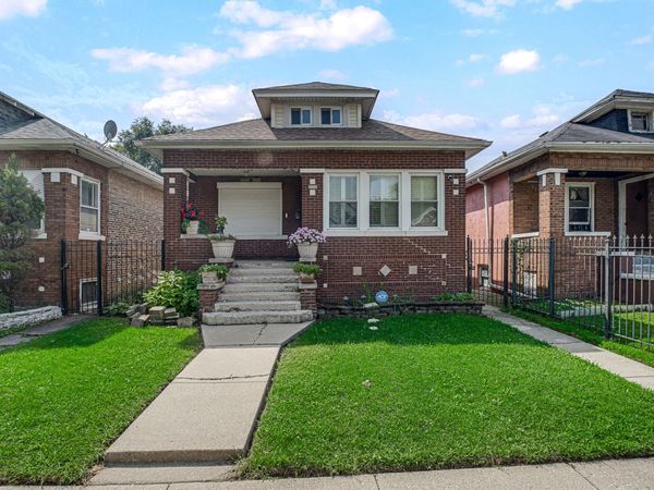 4835 W Haddon Avenue, Chicago, IL 60651
