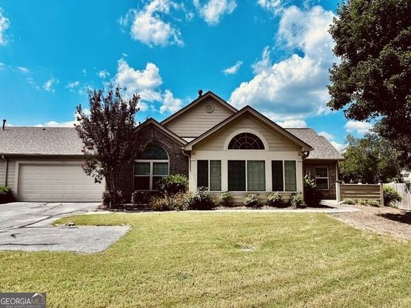 1303 Silver Summit Drive SE, Conyers, GA 30094