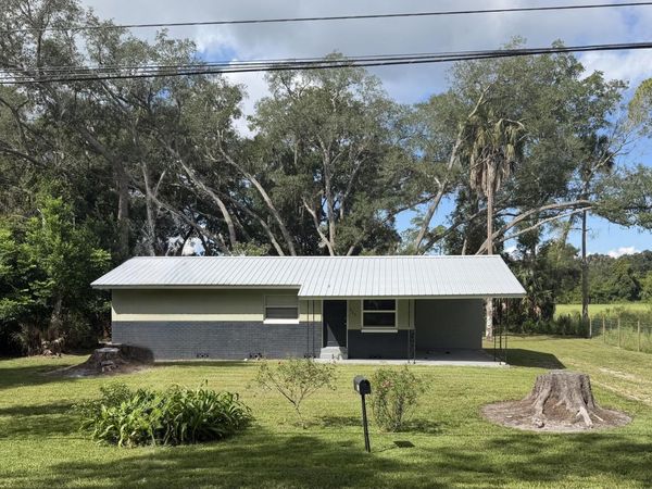 662 N Volusia Avenue, Pierson, FL 32180