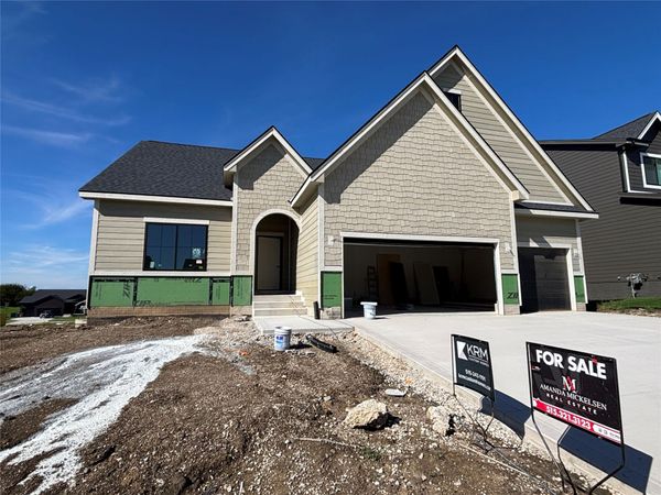 1841 Silver Maple Drive, Norwalk, IA 50211