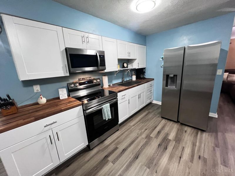 7025 Olentangy Lane, Newtown, OH 45244 Photo 4