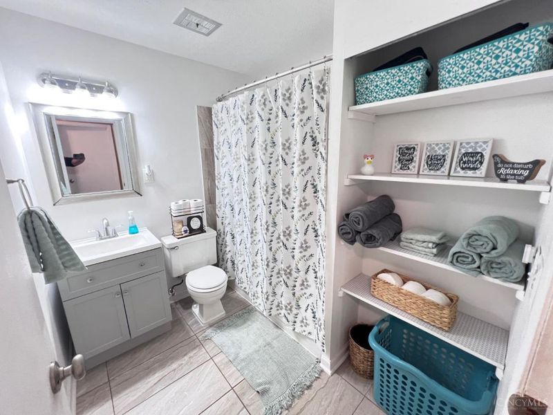 7025 Olentangy Lane, Newtown, OH 45244 Photo 6