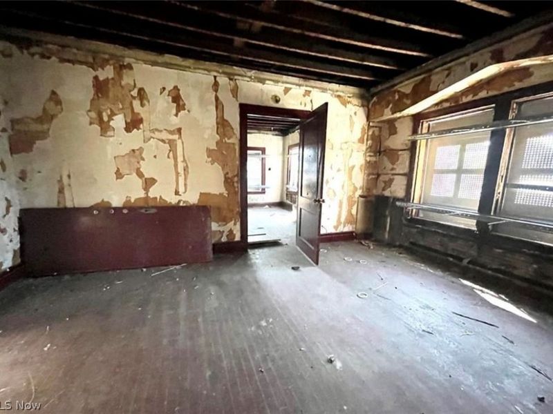 12103 Kinsman Road, Cleveland, OH 44120 Photo 24