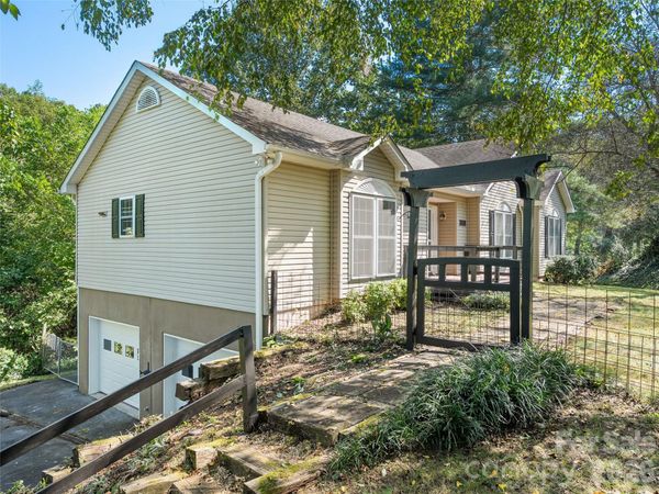 126 Ridgeline Road , Clyde, NC 28721