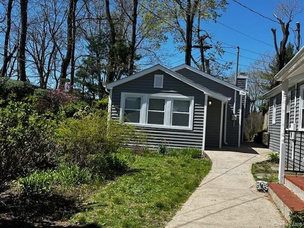 21 West Drive , Port Washington, NY 11050