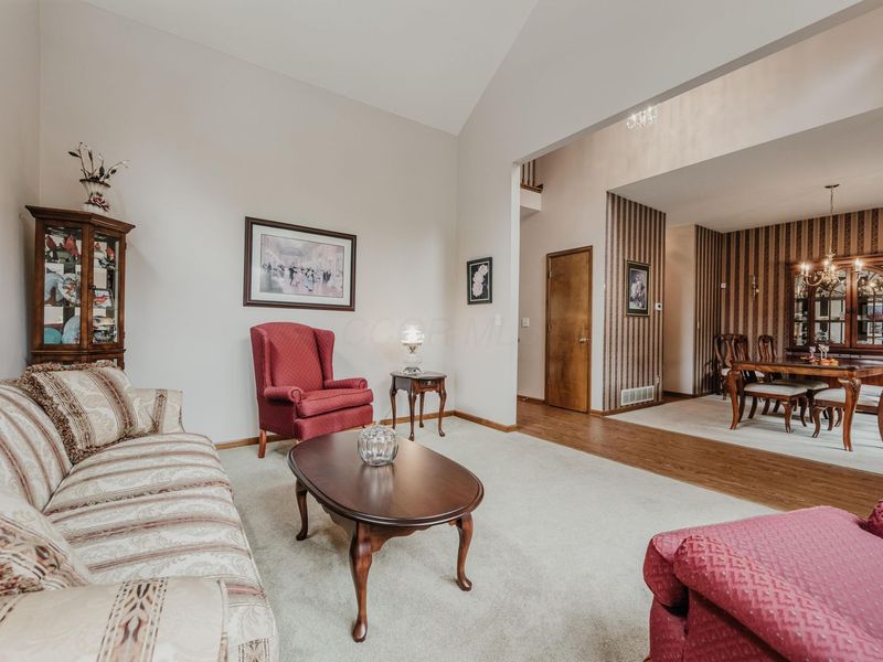 976 Karlslyle Drive, Columbus, OH 43228 Photo 7