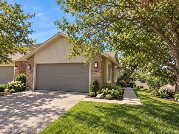 5663 Hillcrest Circle E, Unit 64, West Bloomfield Township, Mi 48322