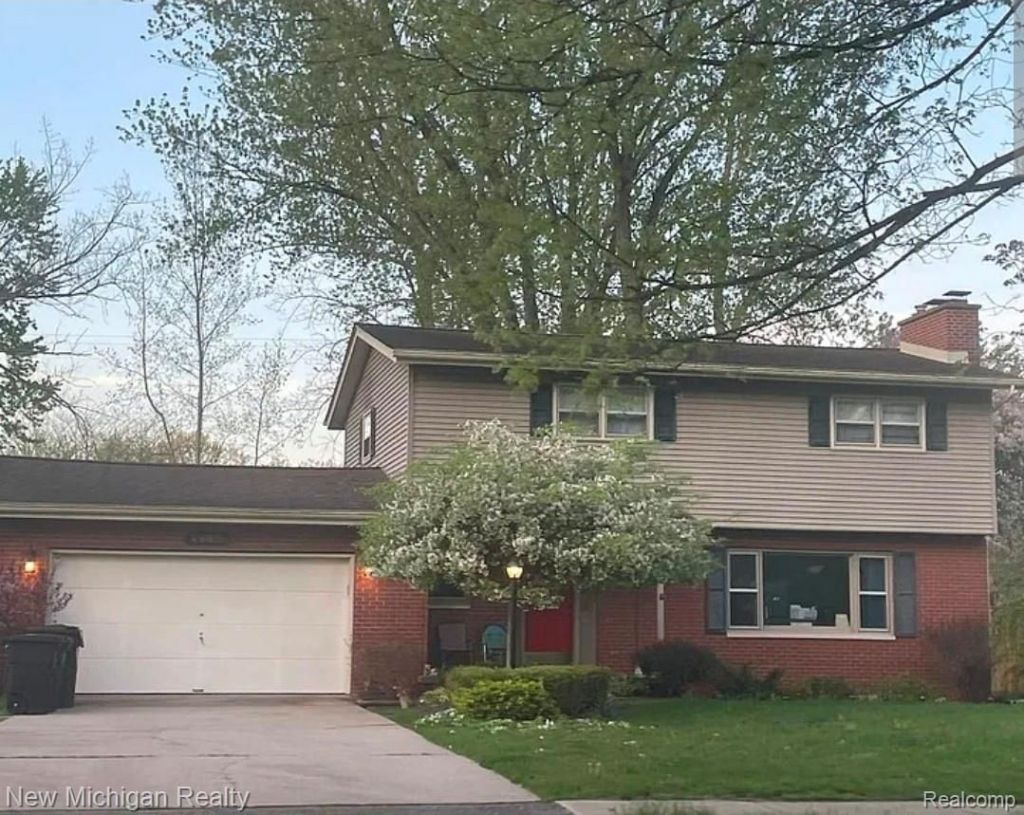4609 W Wackerly Street , Midland, Mi 48640 Main Photo
