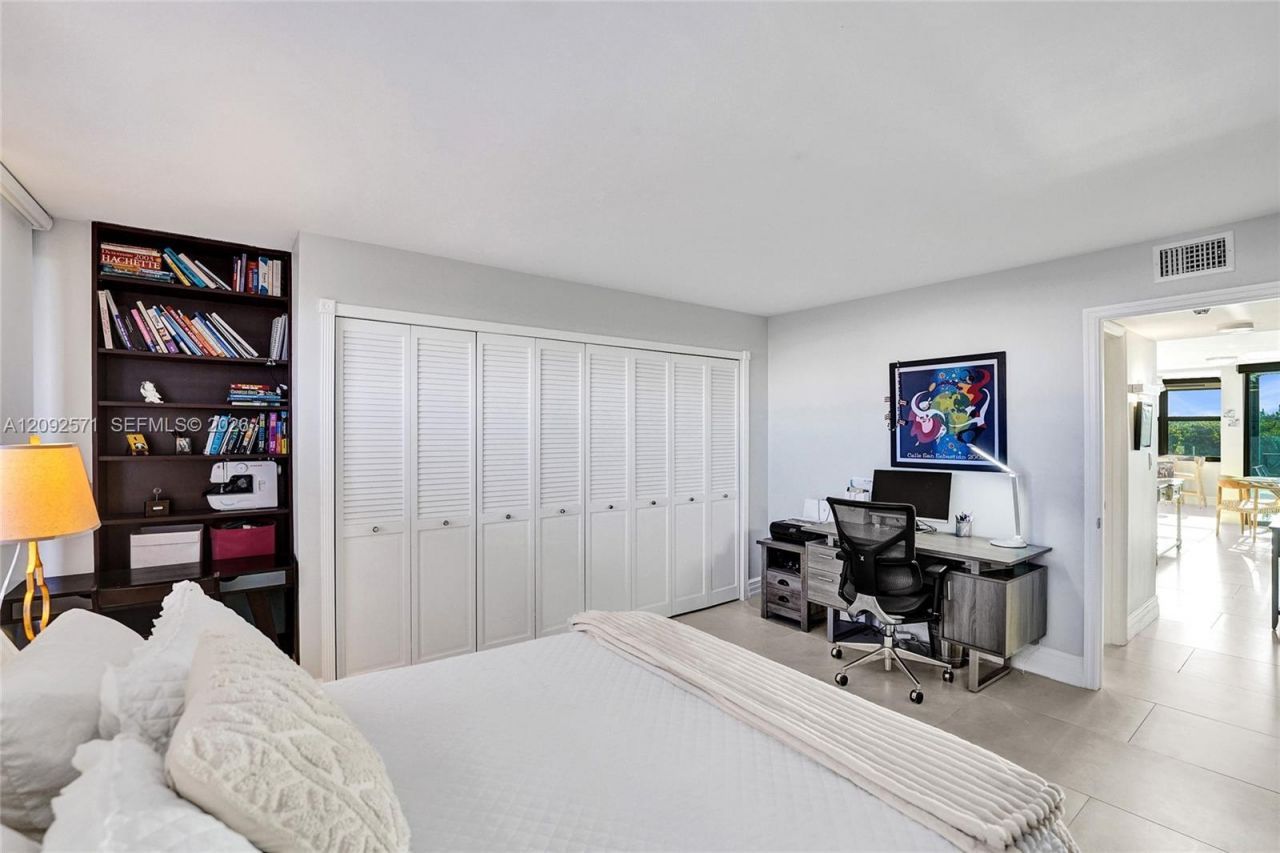 936 Intracoastal Dr , Unit 4F, Fort Lauderdale, FL 33304 Photo