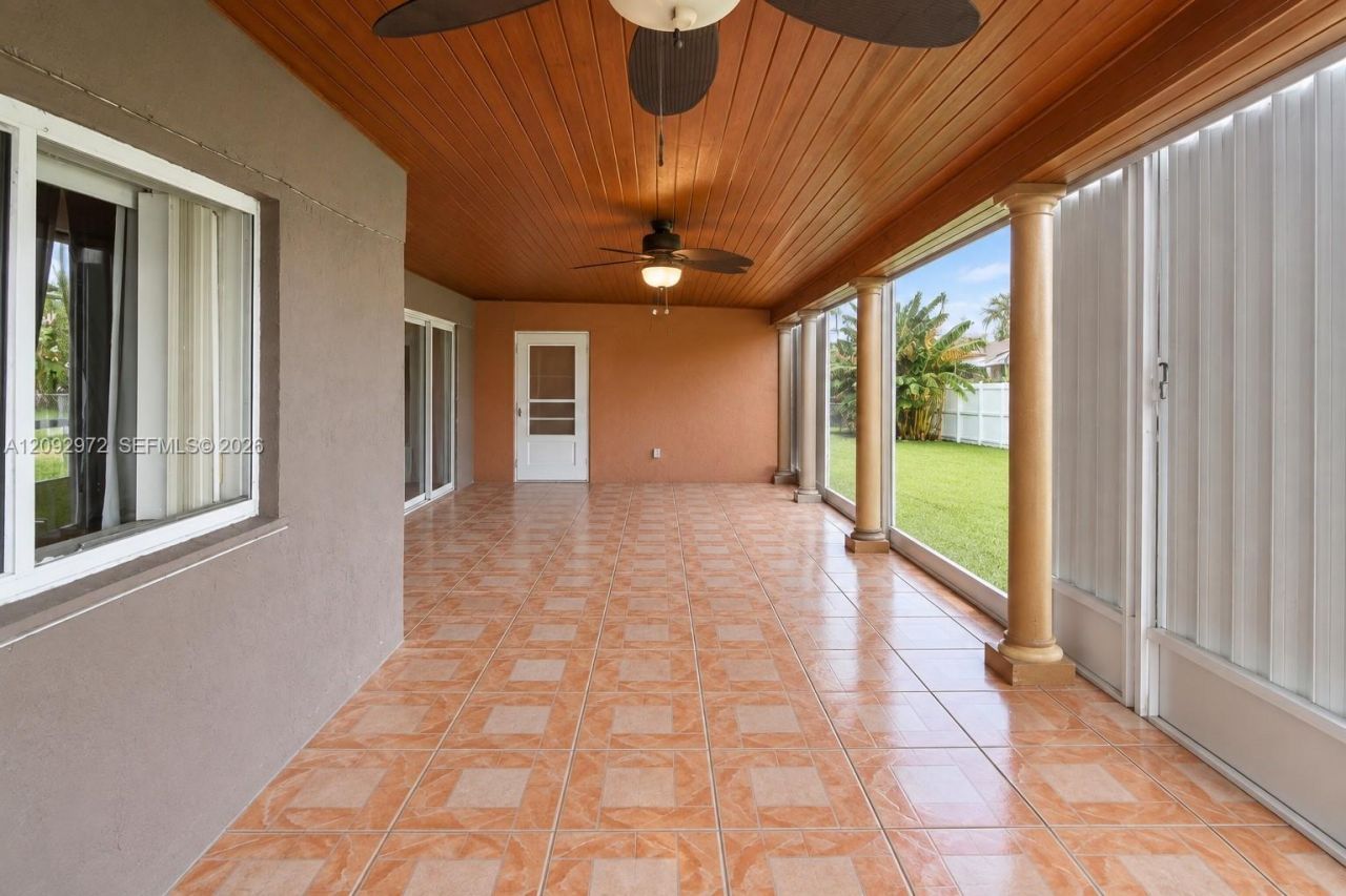 18046 SW 154th Pl, Miami, FL 33187 Photo