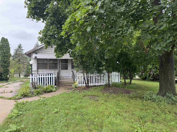 1275 N Parker Drive, Janesville, WI 53545