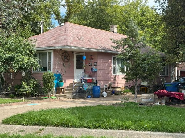 2208 Branch Road, Flint, MI 48506