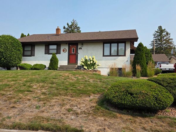 2215 Mesabi Avenue , North Saint Paul, MN 55109