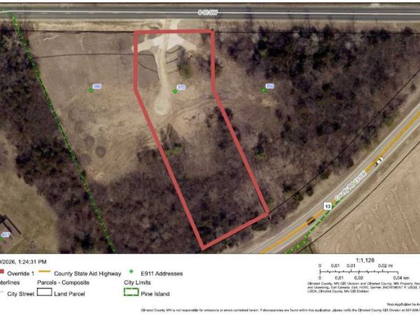 370 8th Street SW, Pine Island, MN 55963