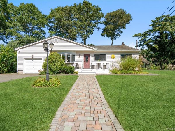 15 Parkwood Drive , Mastic Beach, NY 11951