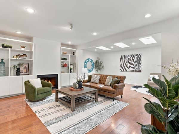 208 Grove Pl, Alamo Heights, TX 78209