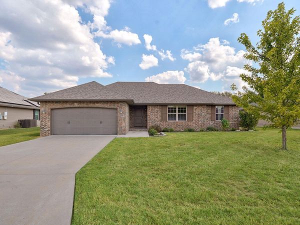 1260 S Venice Avenue , Republic, MO 65738