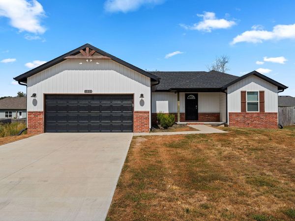 301 E Rosalie , Strafford, MO 65757