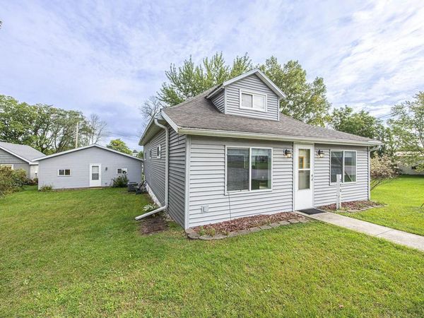 250 N OAKLAND AVENUE, Oconto Falls, WI 54154