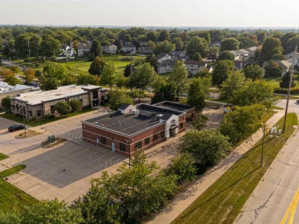 551 Westbury Rd, Iowa City, IA 52245