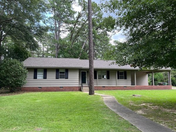 1010 Windsor Dr., Hattiesburg, MS 39402