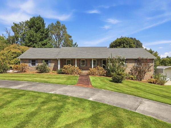 595 Clear Valley Rd., Cookeville, TN 38501