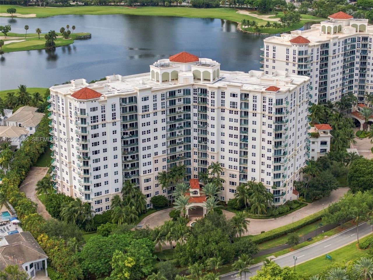 19900 E Country Club Dr , Unit 116, Aventura, FL 33180 Photo