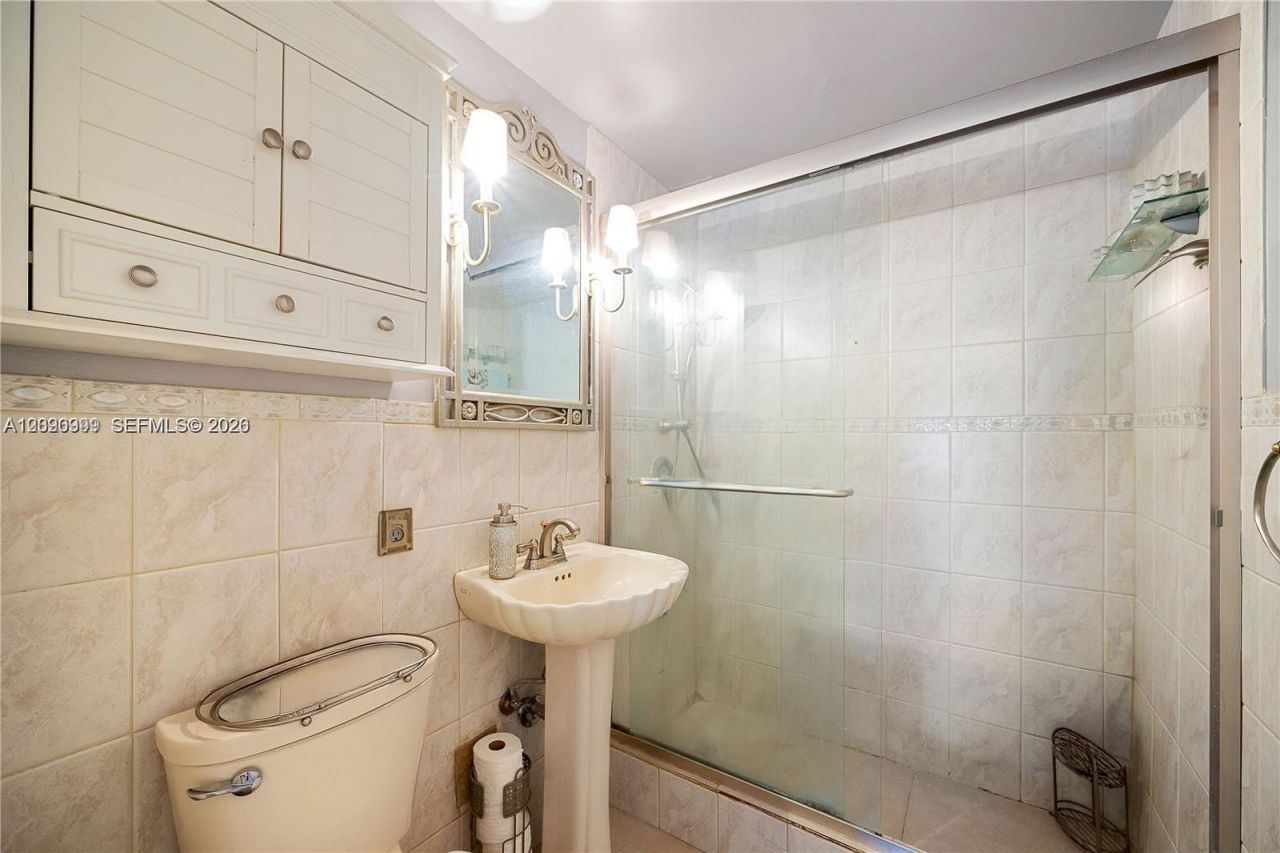 880 NE 69th St , Unit 7M, Miami, FL 33138 Photo