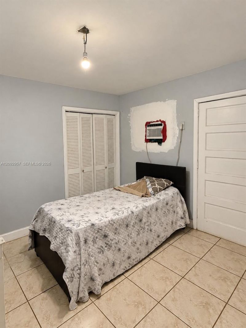 2315 NW 35th St, Miami, FL 33142 Photo
